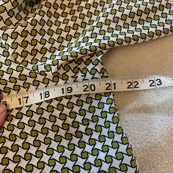 Ann Taylor bell sleeve top size M - Picture 3 of 5